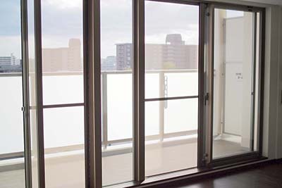 北九州市小倉北区 オフィス・マンション（見切り縁 窓枠）の内装塗装
